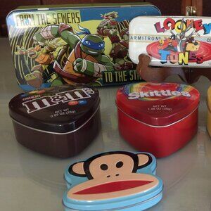 9 Adorable Tins of Different Types & Characters